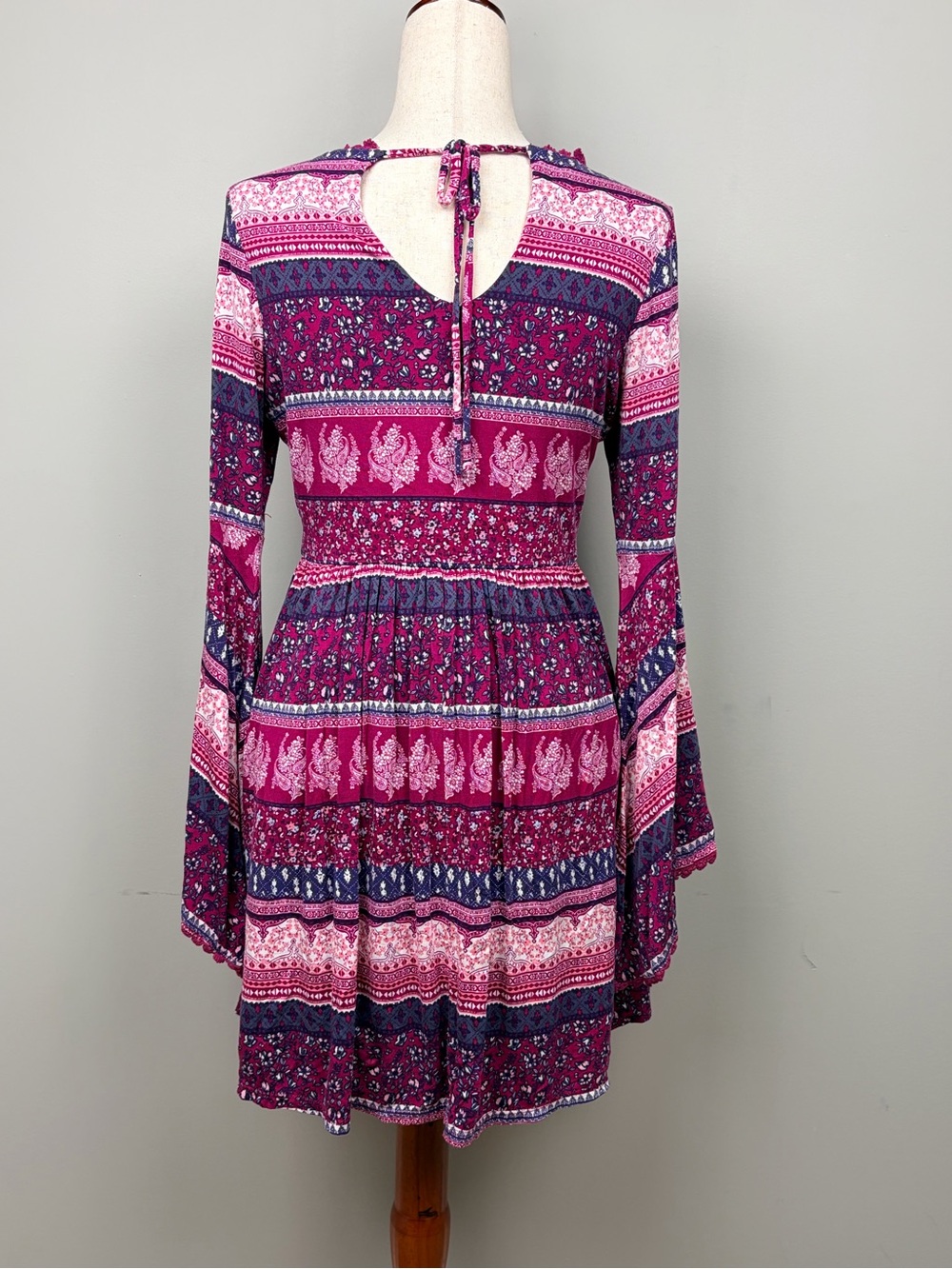 Bongo Boho Babydoll Dress Womens M Pink Paisley Bell Sleeve Keyhole Back - Picture 5 of 10